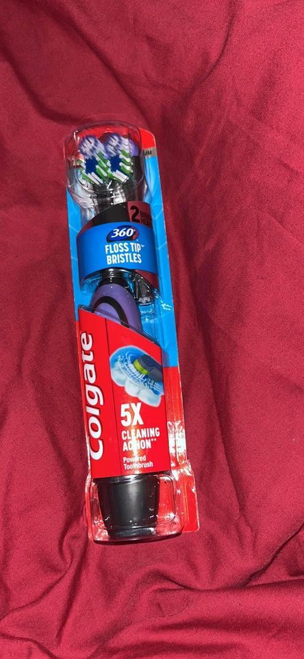 Colgate 360 Floss Tip 2 Head Battery Toothbrush with spare brush head